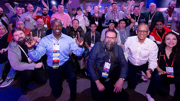 Un groupe d'utilisateurs de SOLIDWORKS au salon 3DEXPERIENCE World 2024